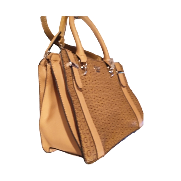 Guess satchel like new signature - Picture 6 of 16